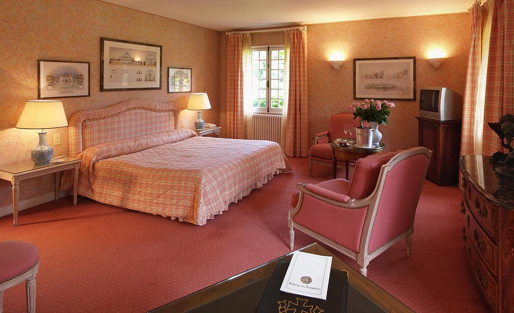 Auberge Des Templiers Boismorand 객실 사진