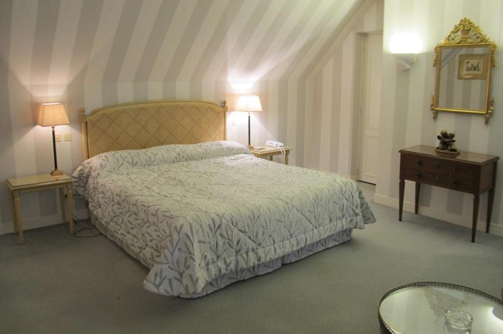 Auberge Des Templiers Boismorand 객실 사진