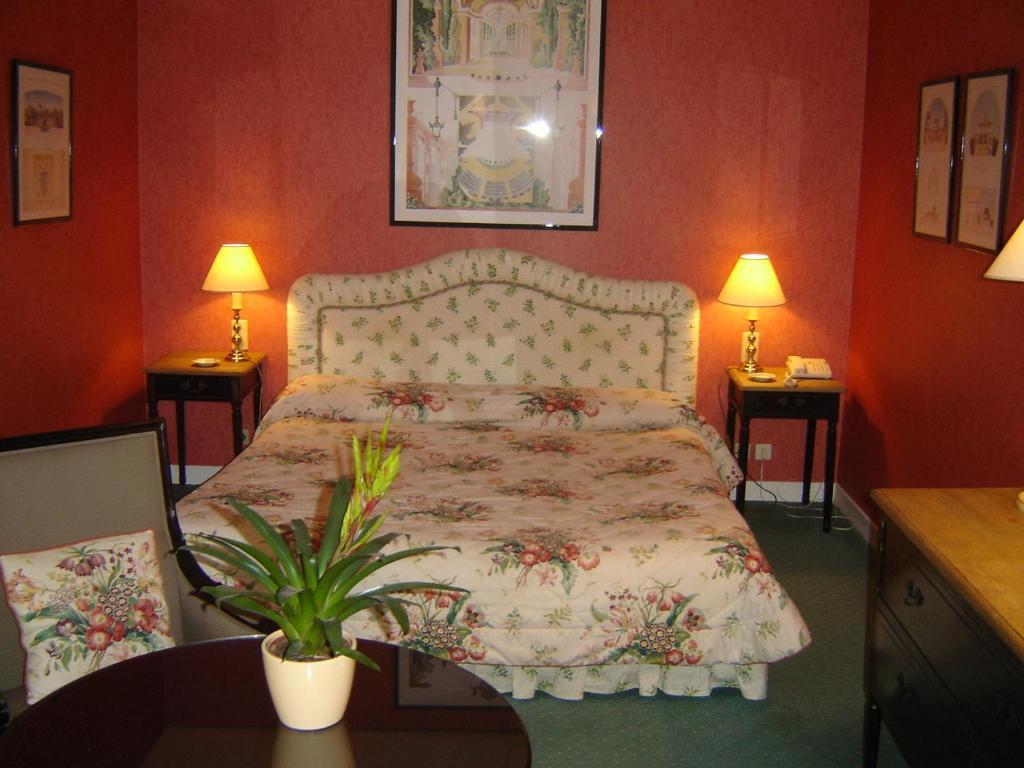 Auberge Des Templiers Boismorand 객실 사진